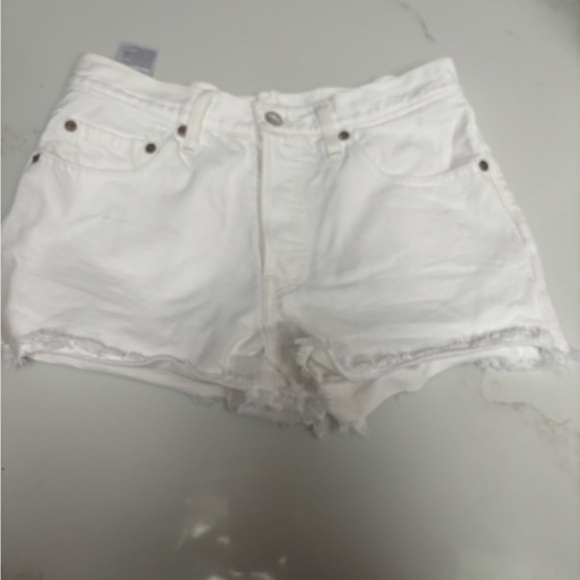 levi and Straus size 26 button fly Women's White Denim Shorts - Picture 2 of 4